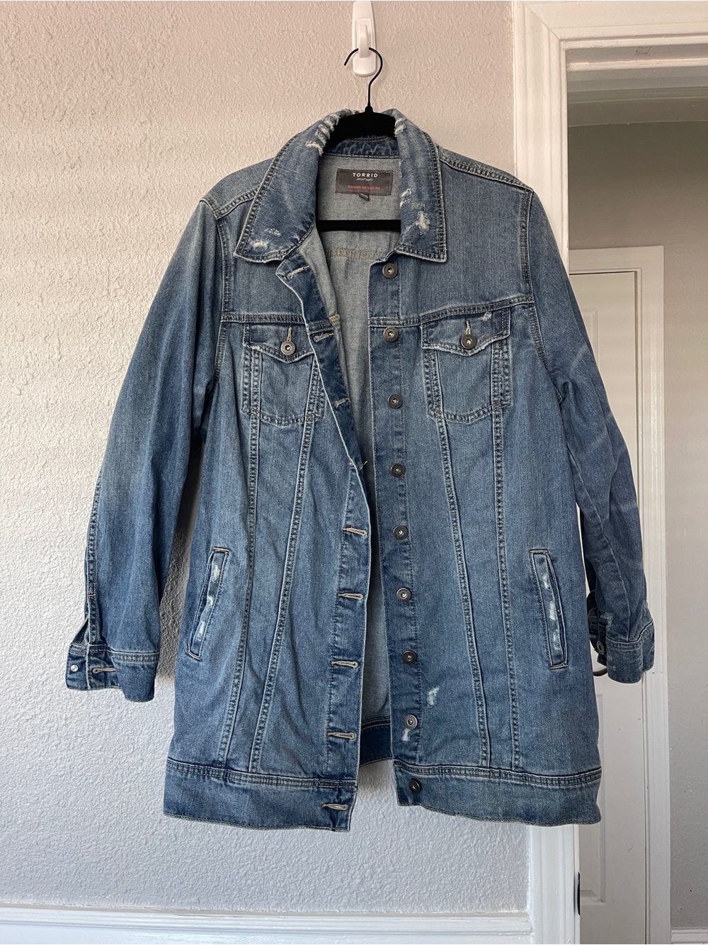 Torrid Longline Distressed Denim Jacket Size 2 • Medium Wash • Jean Coat